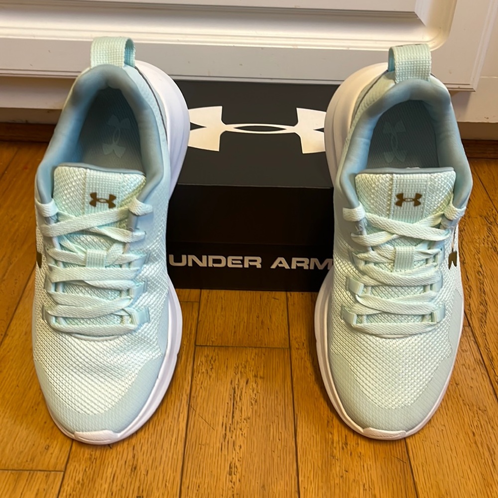 Under Armour W Essentials sz 7.5 Mint Green - Picture 2 of 5